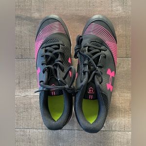 Under Armour women’s cleats (Size 7)